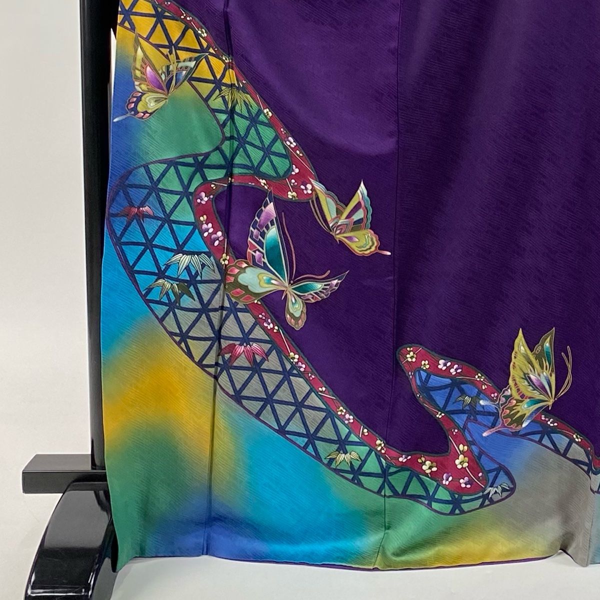 振袖 身丈170 cm 裄丈65.5 M 袷 蝶 笹 金彩 ぼかし 紫 正絹 秀品