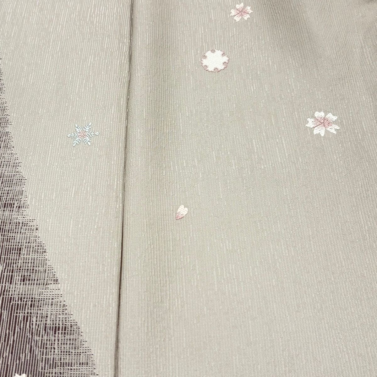  付下げ 身丈167.5 cm 裄丈62.6 S 袷 桜 雪輪 刺繍 灰紫 正絹 秀品 訪問着 付け下げ 着物