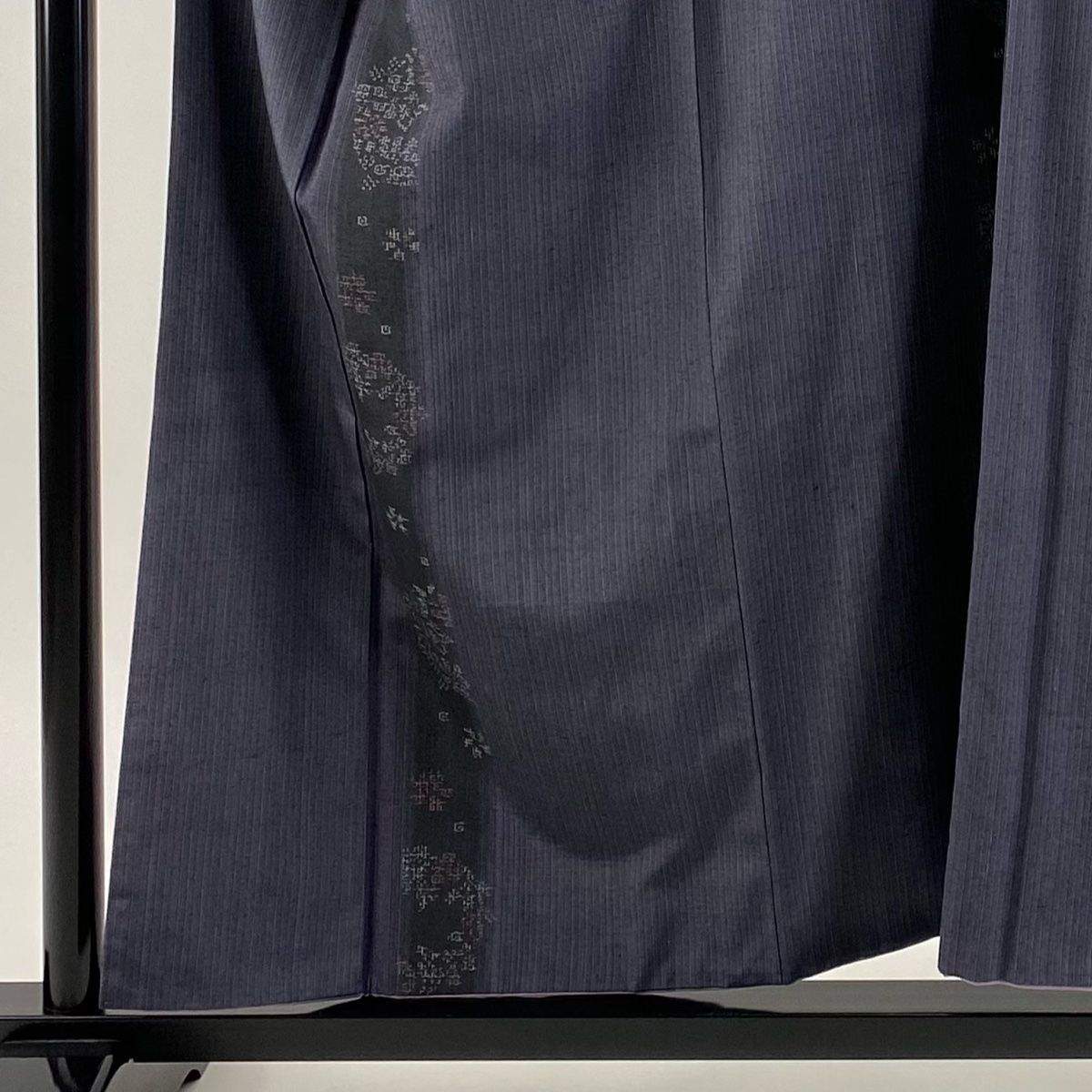 紬 身丈154 5 cm 裄丈65 M 袷 やまと 花 縦縞 濃紫 正絹 秀品