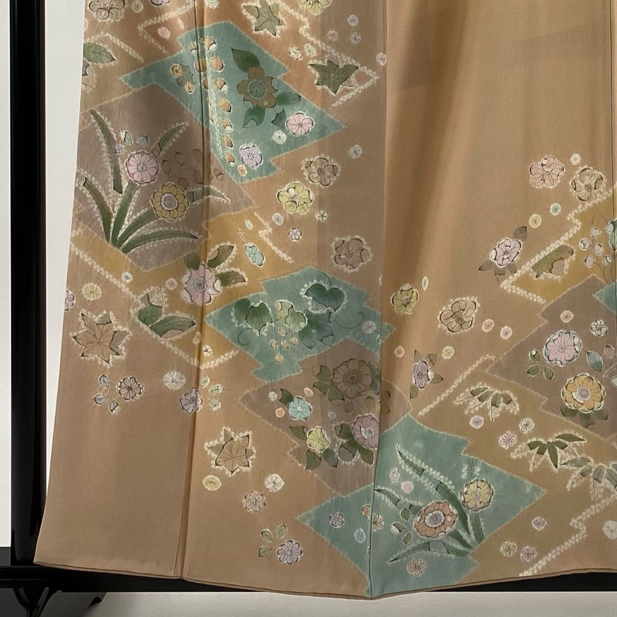 訪問着 身丈157.5 cm 裄丈63.5 S 袷 草花 松皮菱 絞り 薄オレンジ 正絹 秀品