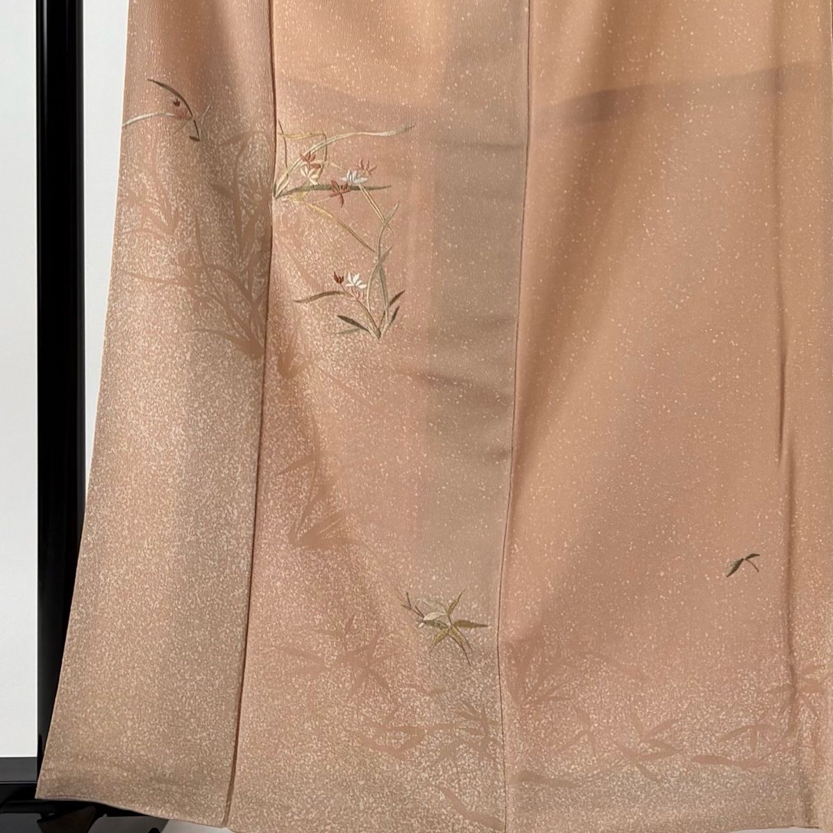 付下げ 身丈162.5 cm 裄丈61 S 袷 草花 シルエット 刺繍 薄オレンジ 正絹 秀品