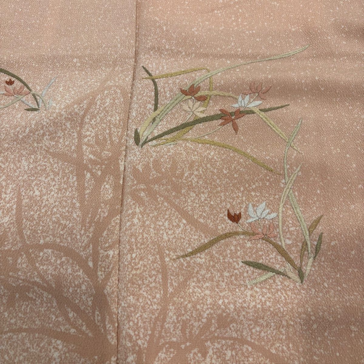  付下げ 身丈162 5 cm 裄丈61 S 袷 草花 シルエット 刺繍 薄オレンジ 正絹 秀品 訪問着 付け下げ 着物