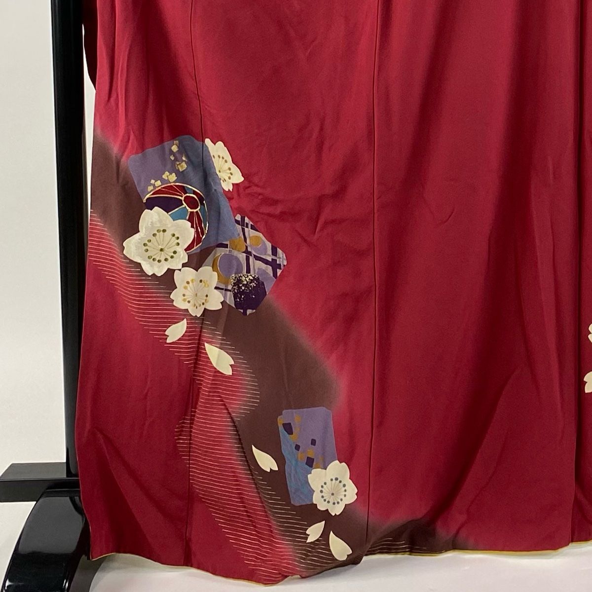 振袖 身丈169 cm 裄丈68 L 袷 桜 鞠 金糸 金彩 えんじ色 正絹 秀品