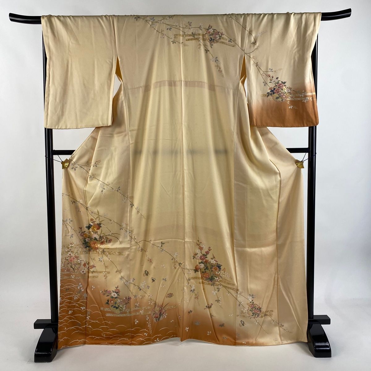 訪問着 身丈168 cm 裄丈69 M 袷 ますいわ屋 草花 雪輪 金糸 金彩 薄オレンジ 正絹 秀品