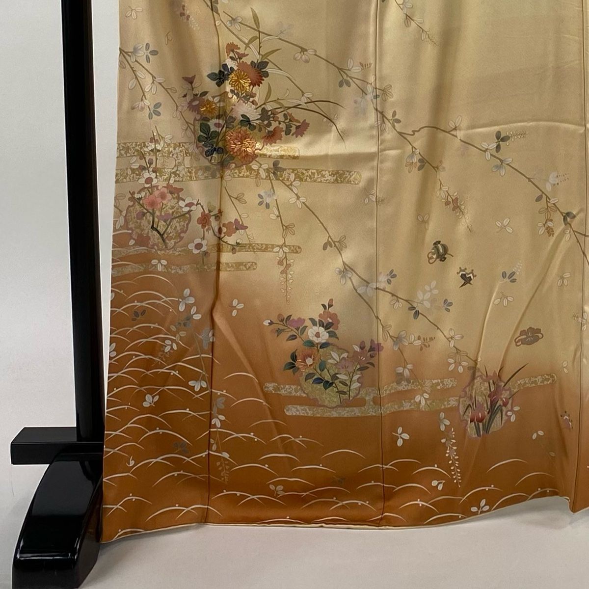 訪問着 身丈168 cm 裄丈69 M 袷 ますいわ屋 草花 雪輪 金糸 金彩 薄オレンジ 正絹 秀品