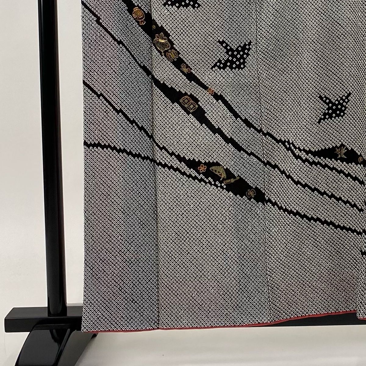 訪問着 身丈158 5 cm 裄丈63 S 袷 宝尽くし 梅 金糸 絞り 黒 正絹