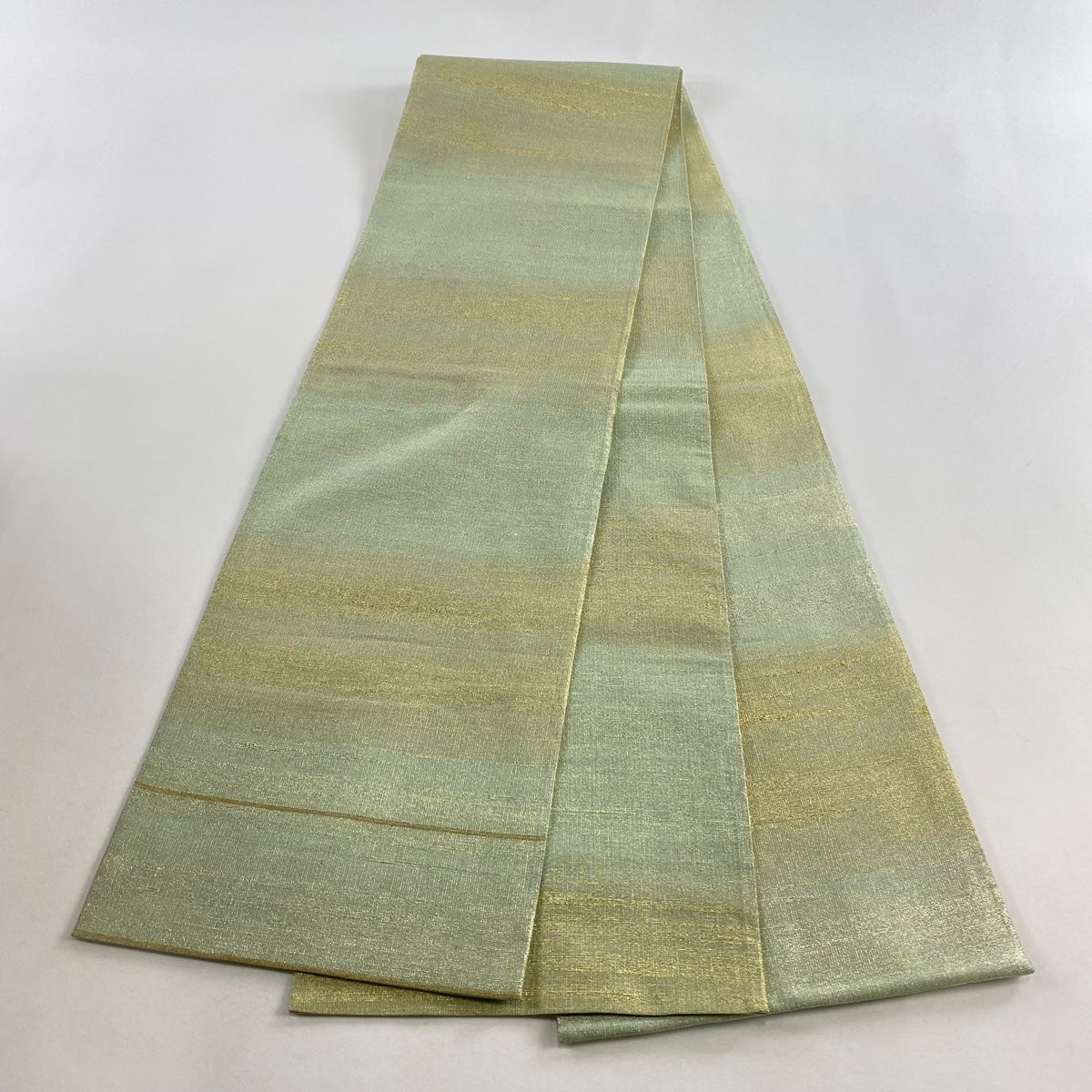 袋帯　桝谷高尾　最高級　新品　未使用　未仕立て　仕立てサービス　正絹　在庫処分 美品】 袋帯 秀品 桝屋高尾 落款 関西仕立て 段霞文 箔 薄緑 全通 正絹