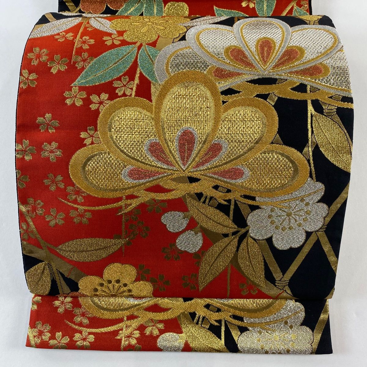 袋帯 秀品 夢舞錦 松 桜 金糸 箔 黒 六通 正絹