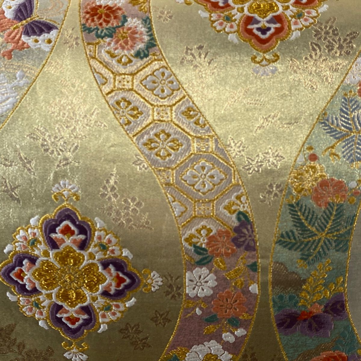 袋帯 秀品 華文 蝶々 箔 金糸 金色 六通 正絹