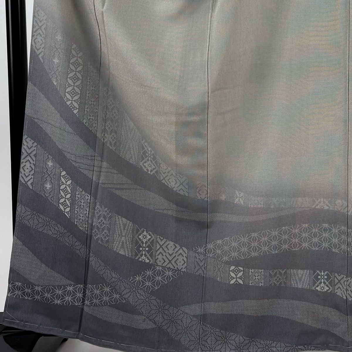 付下げ 身丈164 cm 裄丈66 M 袷 塩沢紬地 証紙 七宝 麻の葉 ぼかし 灰色 正絹
