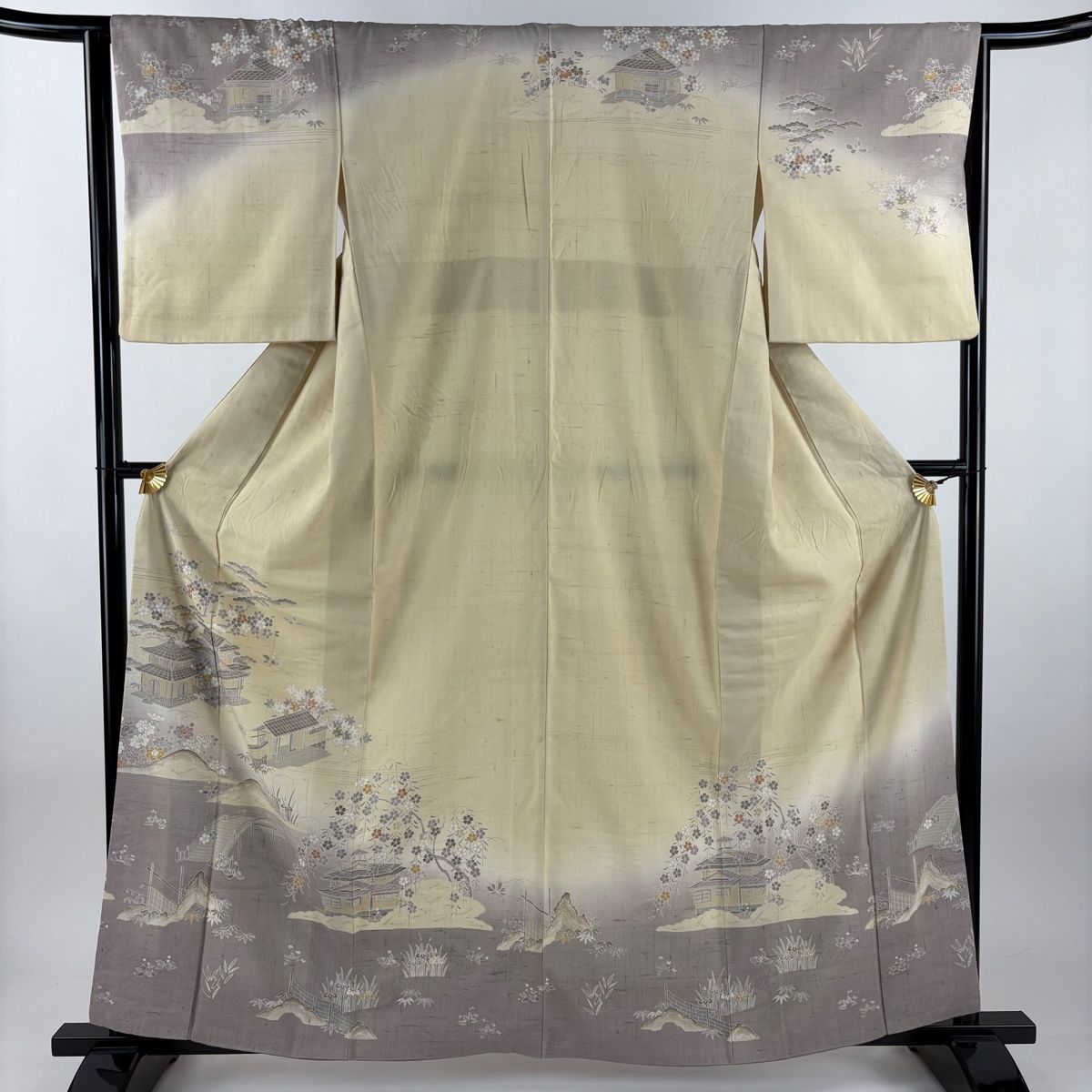 訪問着 身丈160.5 cm 裄丈64.5 M 袷 生紬地 しょうざん 落款 証紙 建物 松竹梅 染め分け ぼかし ベージュ 正絹