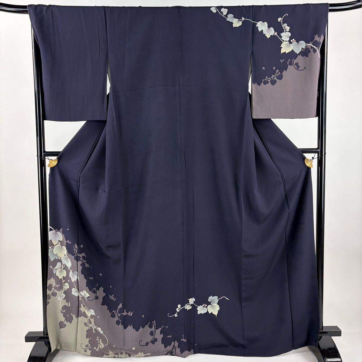 付下げ 刺繍 絞り 裄65.5 紗綾形の地模様 紋無し 訪問着 正絹 着物 MK