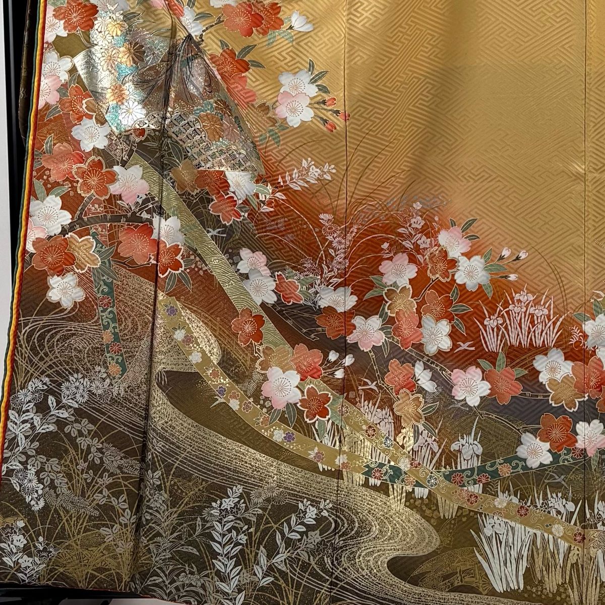 振袖 身丈162.5 cm 裄丈66.5 M 袷 桂由美 落款 扇面 姫 金銀彩 ぼかし 薄茶色 正絹