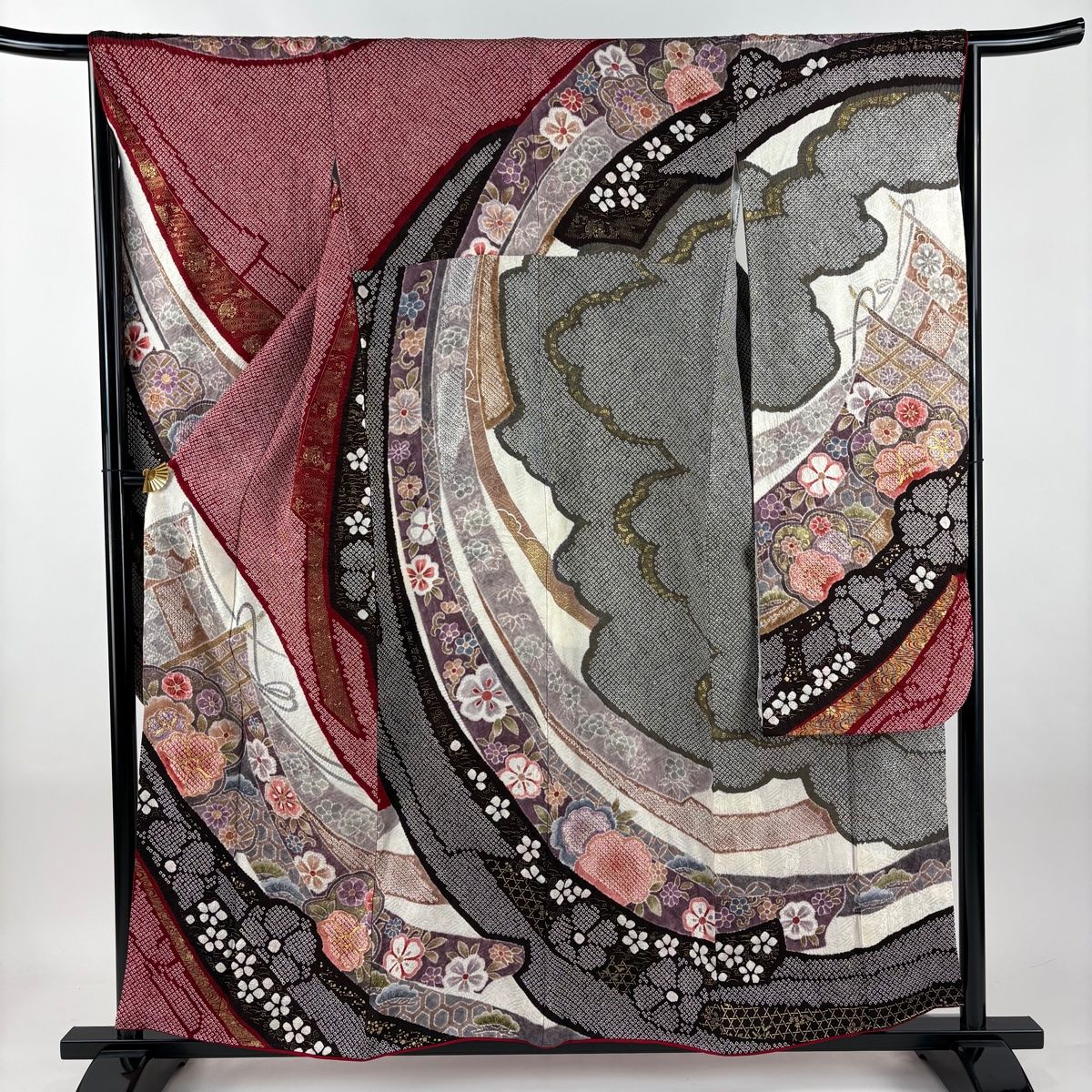 振袖 身丈157 cm 裄丈65 5 M 袷 几帳 草花 金糸 絞り えんじ色 正絹