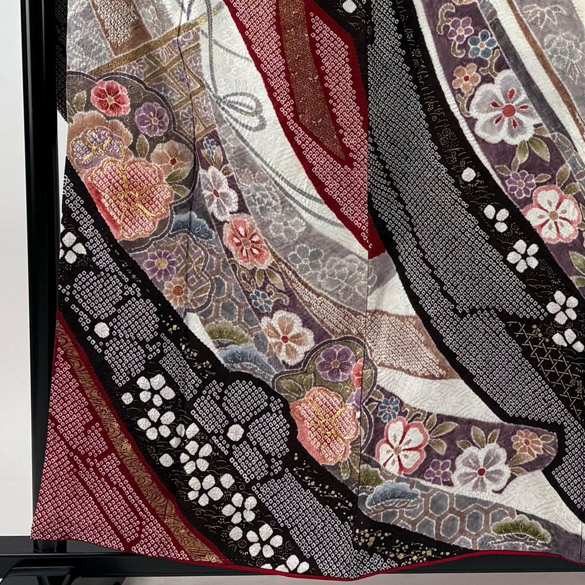 振袖 身丈157 cm 裄丈65.5 M 袷 几帳 草花 金糸 絞り えんじ色 正絹