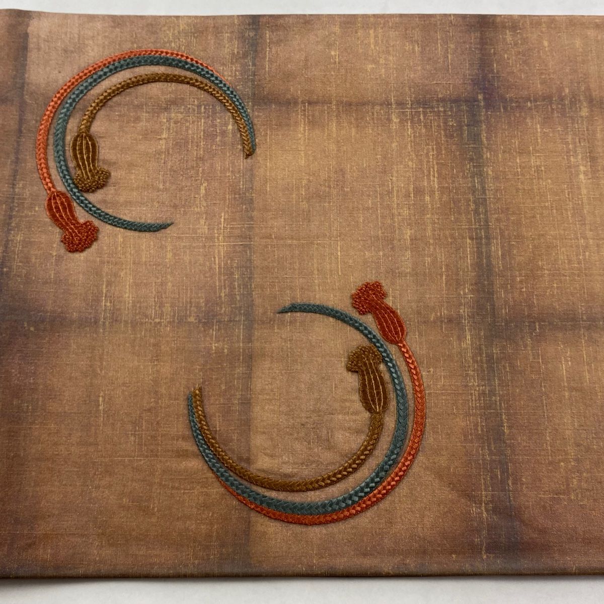  袋帯 証紙 結城紬地 奥順 組紐 格子 刺繍 銀彩 茶色 お太鼓柄 正絹 袋帯 帯