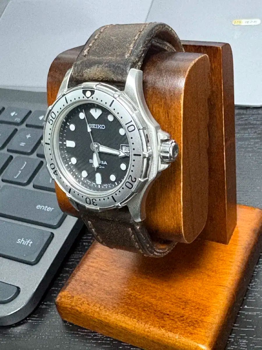 クォーツ ダイバー