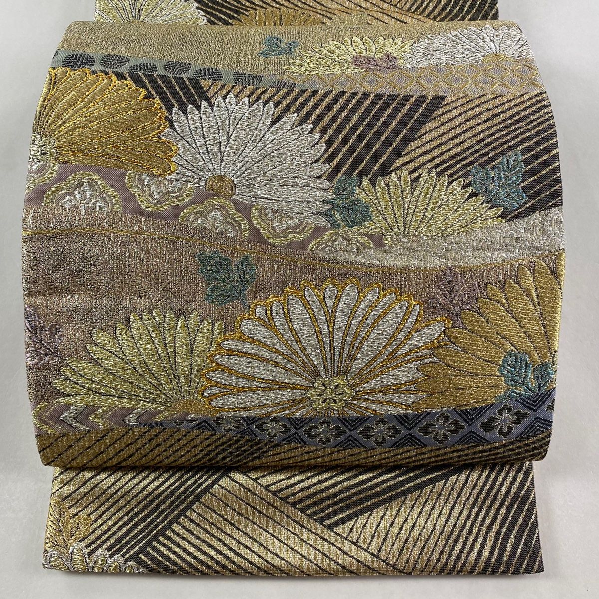 袋帯 横段菊御苑 箔 金銀糸 金色 六通 正絹