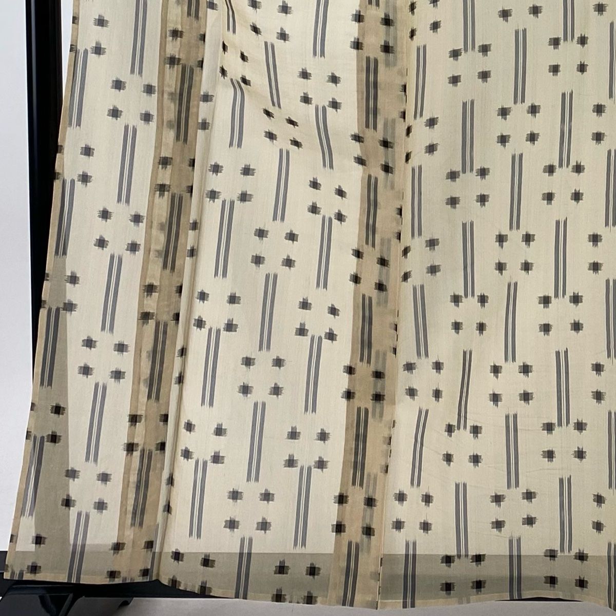 紬 身丈159 5 cm 裄丈67 M 薄物 琉球かすり 証紙 絣柄 薄茶色 正絹