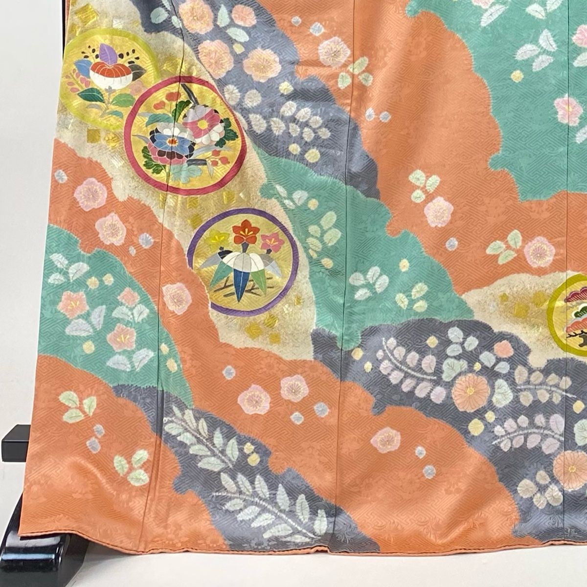 振袖 身丈173 cm 裄丈69 L 袷 松井青々 落款 丸紋 草花 絞り 金彩 サーモンピンク 正絹