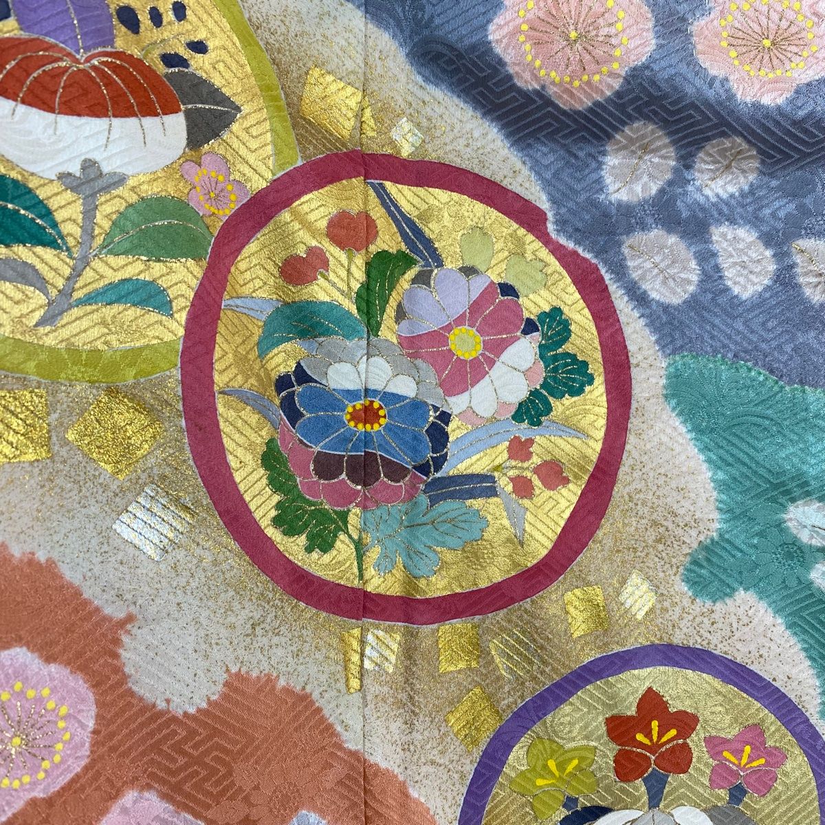 サーモンピンク