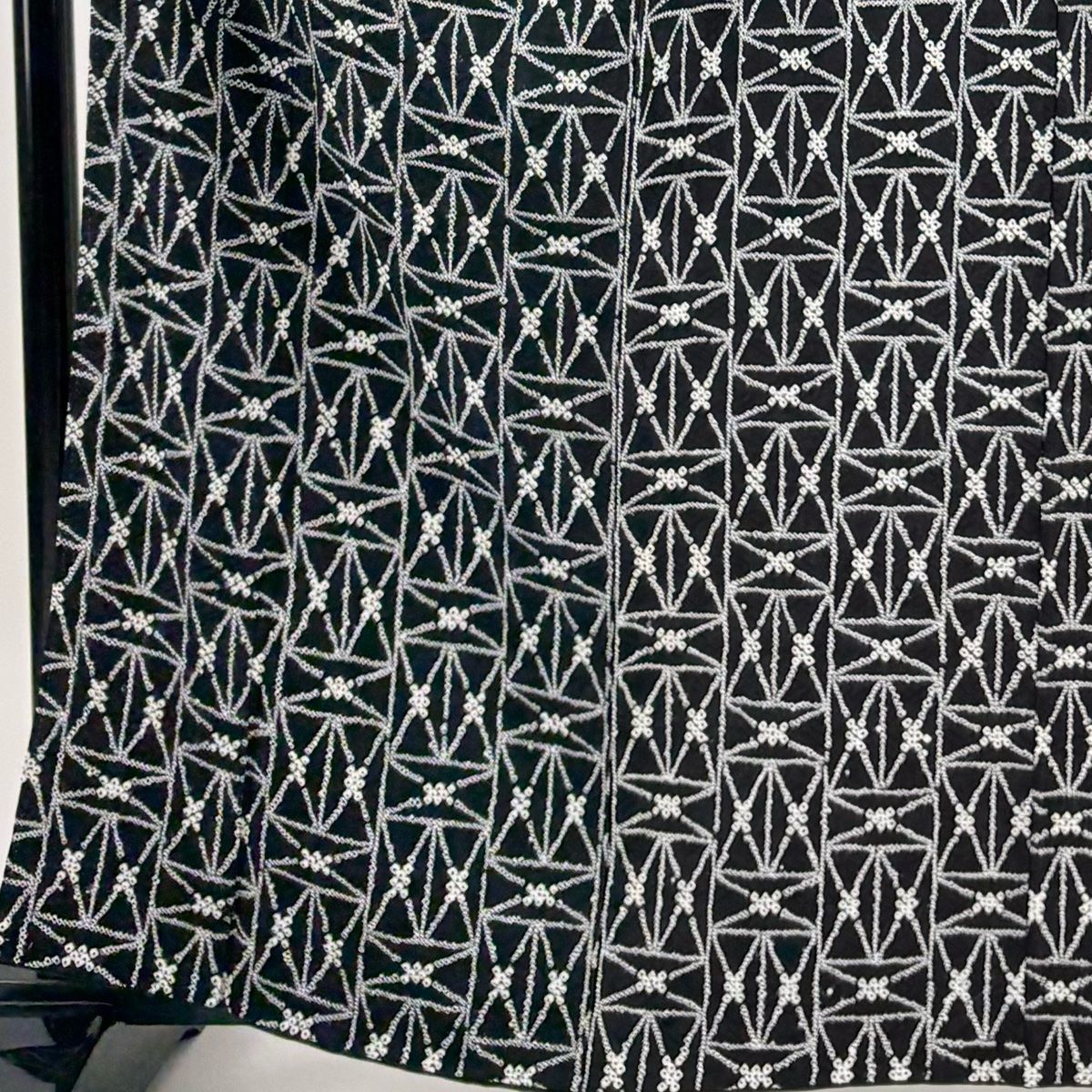 小紋 身丈162.5 cm 裄丈65 M 袷 幾何学 絞り 黒 正絹 秀品