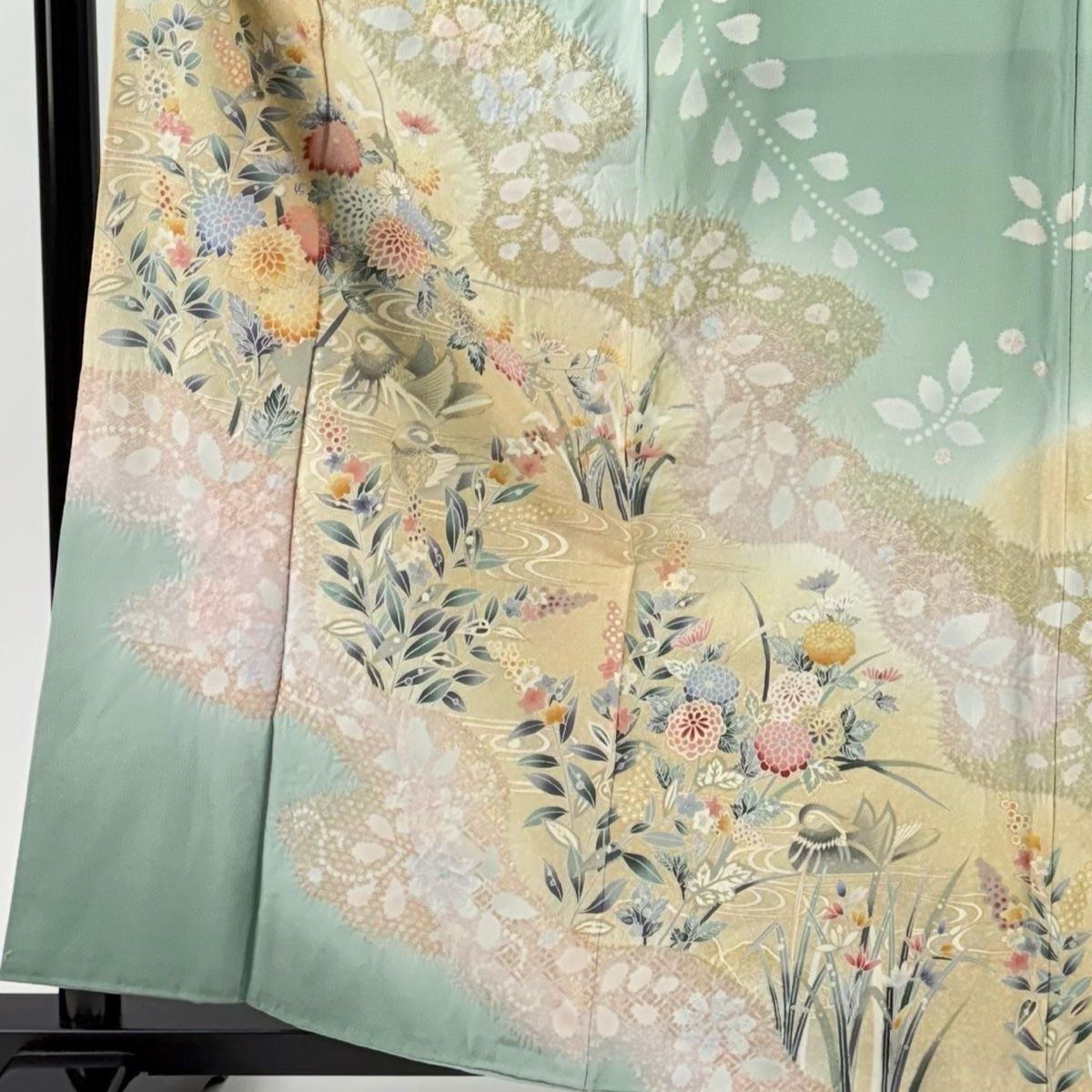 訪問着 身丈160 cm 裄丈63.5 S 袷 草花 鴛鴦 金彩 絞り 薄緑 正絹 秀品