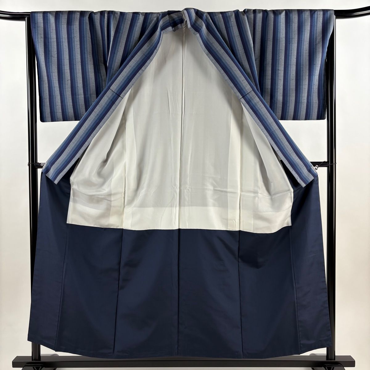  紬 身丈155 cm 裄丈67 M 袷 縦縞 青灰色 正絹 秀品 紬 着物