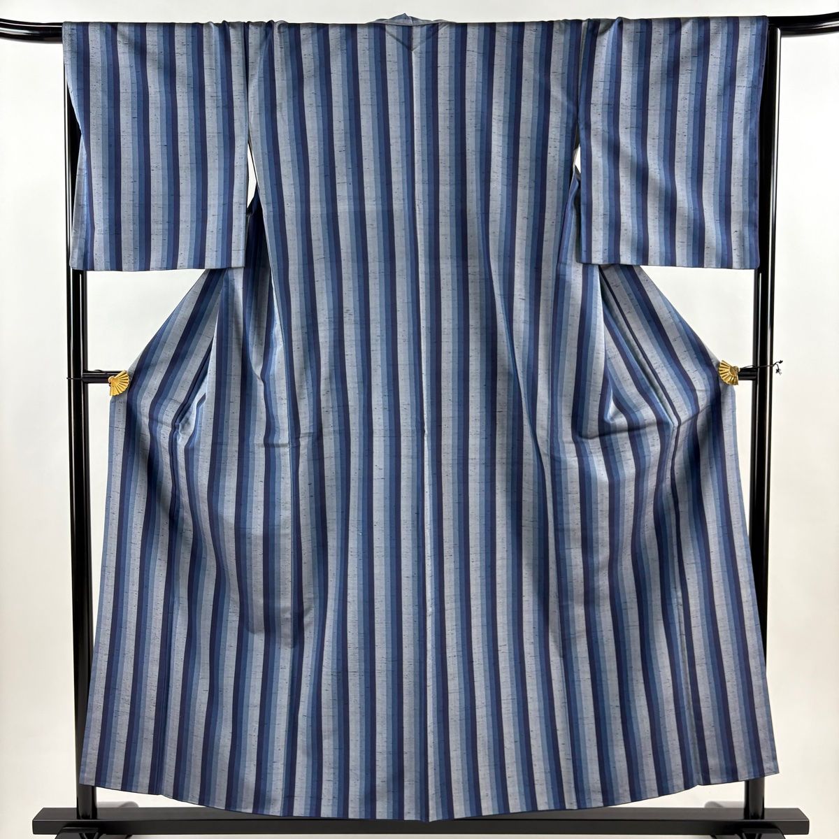 紬 身丈155 cm 裄丈67 M 袷 縦縞 青灰色 正絹 秀品