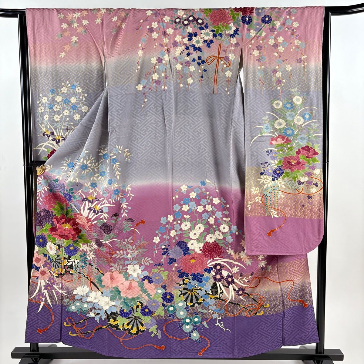 振袖 身丈157cm 裄丈63.5cm S 袷 薔薇 蝶 刺繍 銀通し 黒 正絹