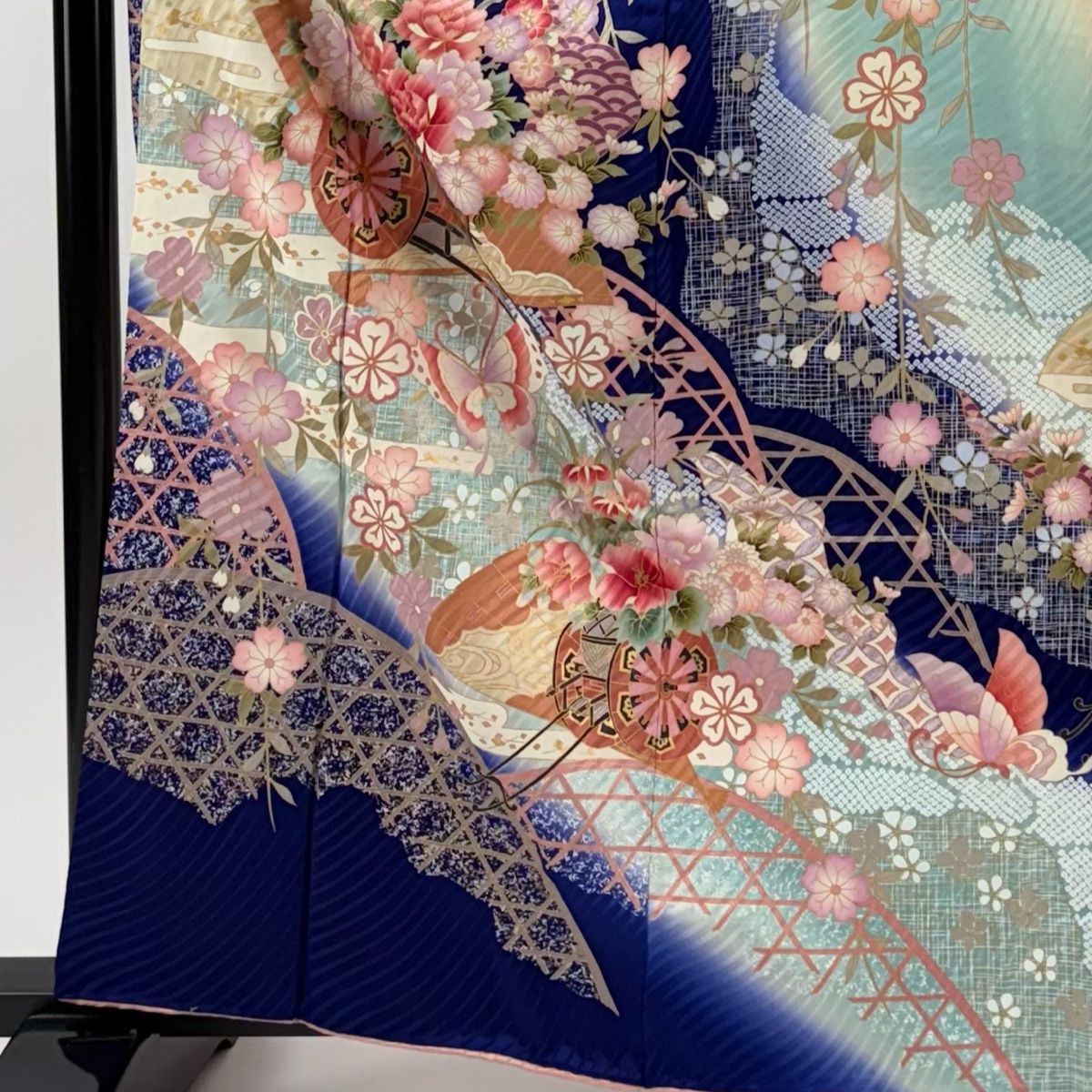 振袖 身丈163 5 cm 裄丈65 M 袷 花車 蝶 金銀彩 染め分け 青紫 正絹 秀品