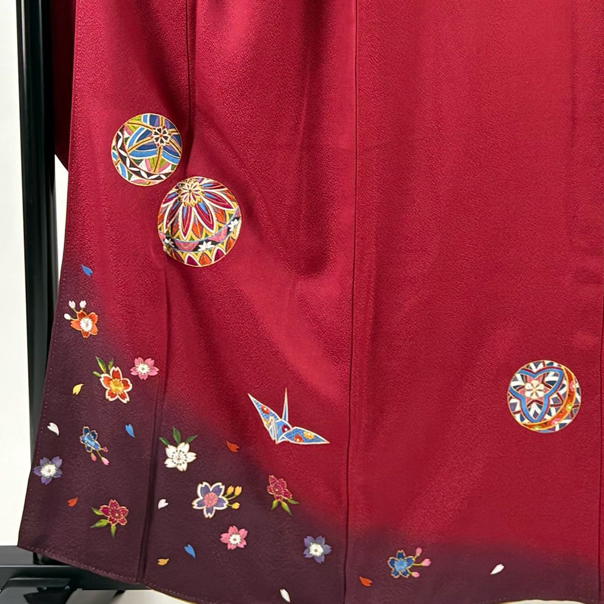 振袖 身丈160 cm 裄丈68 L 袷 手鞠 桜 金糸 刺繍 えんじ色 正絹 秀品