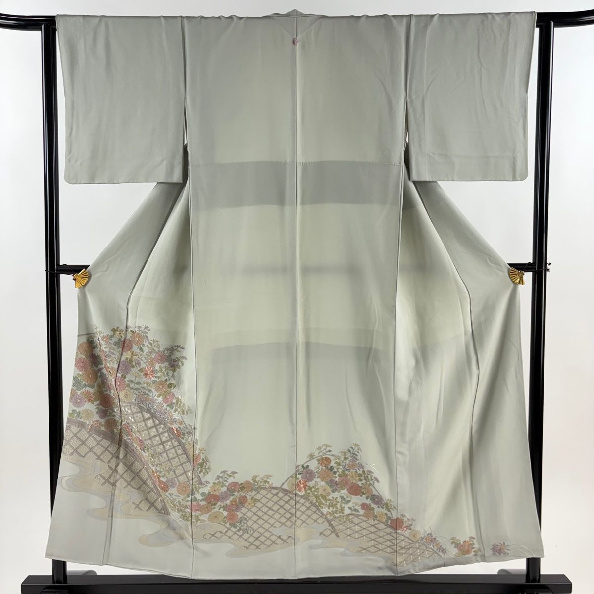 色留袖 身丈154 cm 裄丈62.5 S 袷 菊 光悦垣 刺繍 灰緑 正絹 秀品 一つ紋