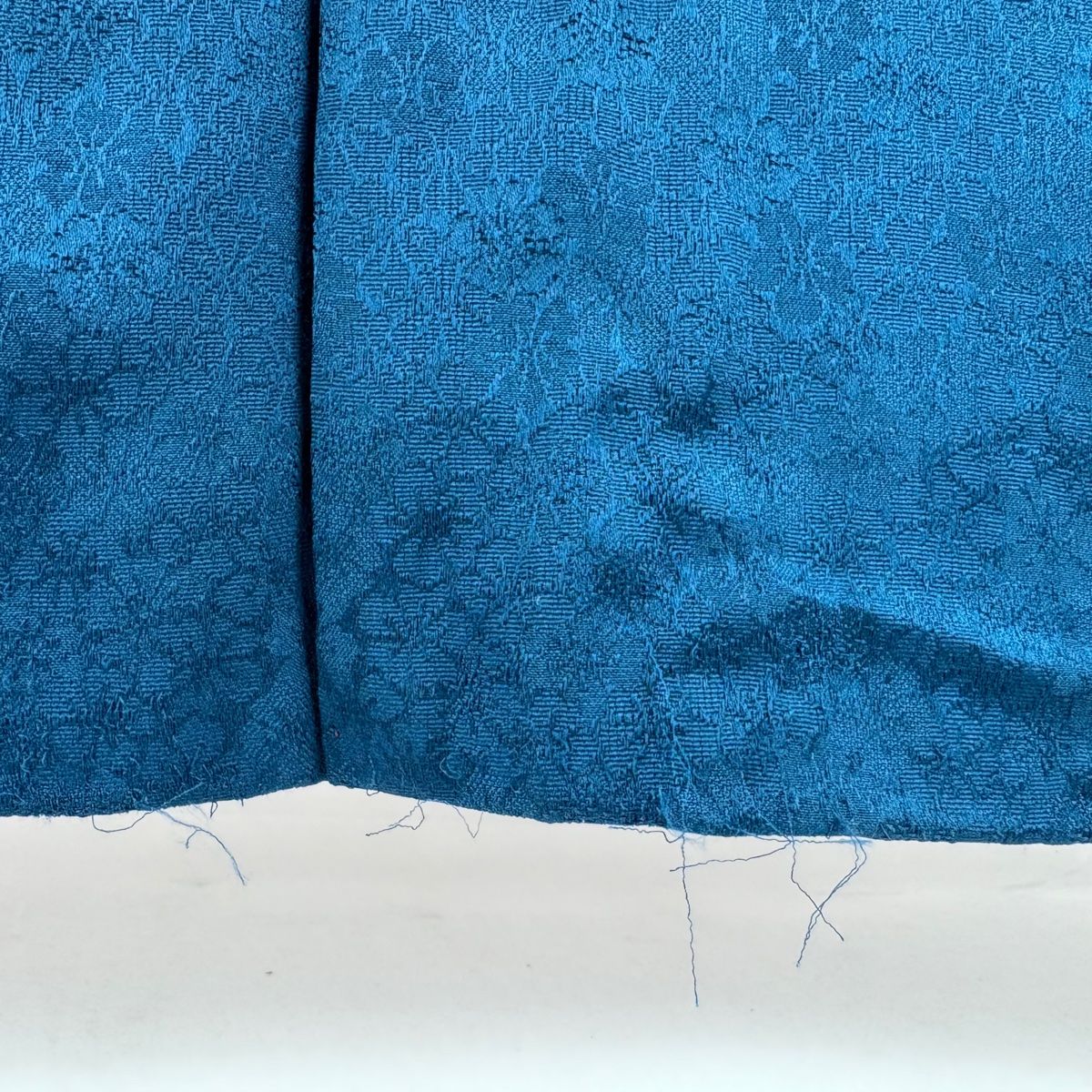  振袖 身丈164 cm 裄丈65 M 袷 桜 花びら 金彩 ぼかし 赤 正絹 秀品 振袖 着物