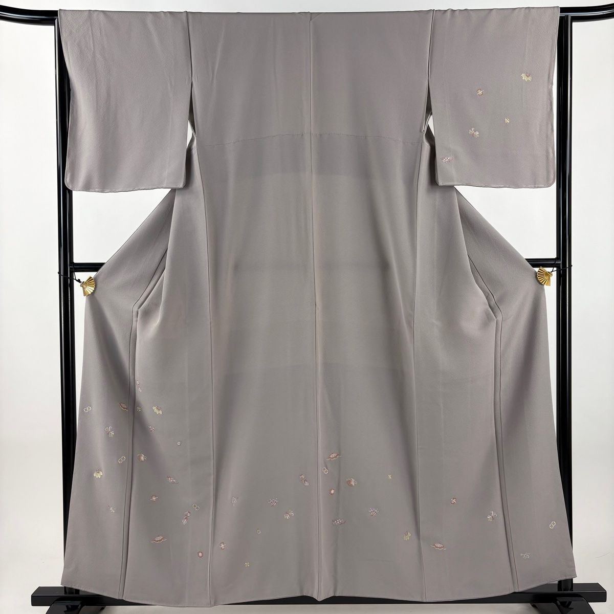 付下げ 身丈157.5cm 裄丈65cm M 袷 宝尽くし 金糸 刺繍 灰紫 正絹 秀品