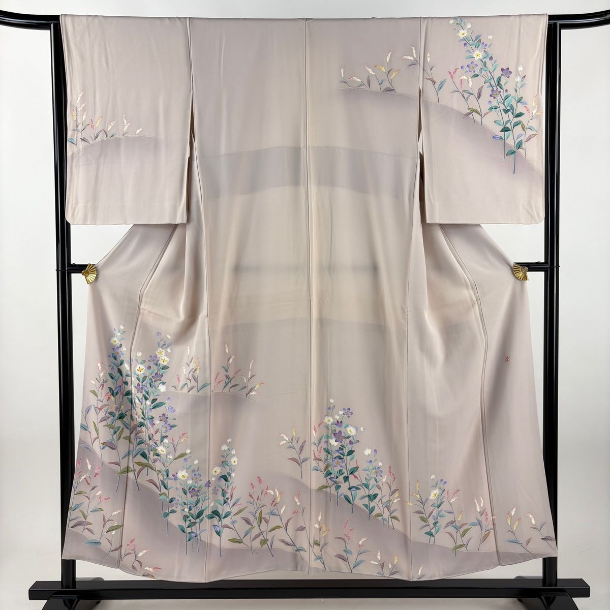 訪問着 身丈152 cm 裄丈63.5 S 袷 落款 草花 霞 染め分け 薄紫 正絹 秀品