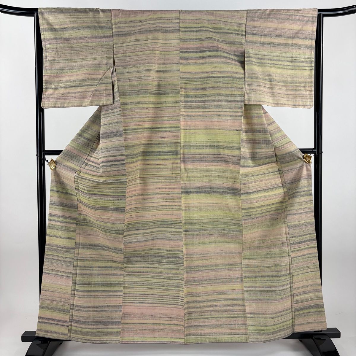 紬 身丈162 cm 裄丈64 5 M 袷 段縞 黄緑色 正絹 秀品