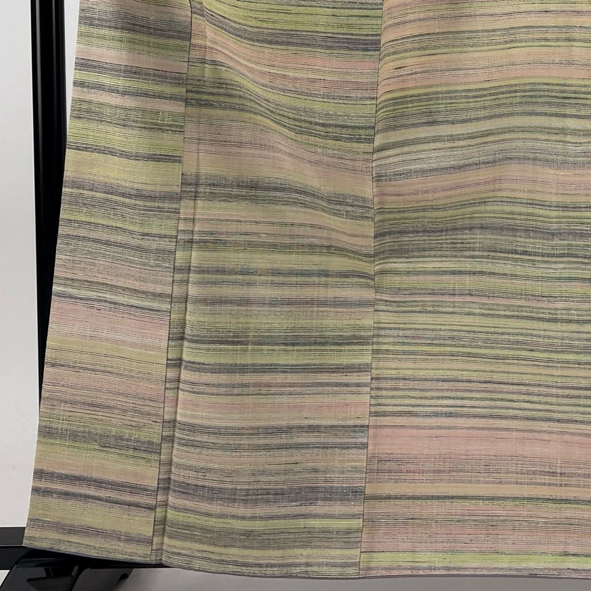紬 身丈162 cm 裄丈64 5 M 袷 段縞 黄緑色 正絹 秀品