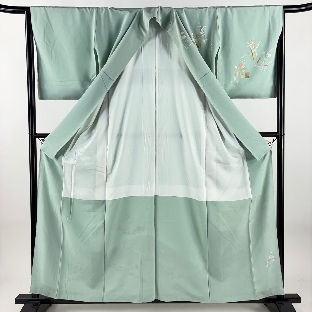  訪問着 身丈158 cm 裄丈64.5 M 袷 落款 草花 霞 金彩 ぼかし 薄緑 正絹 秀品 訪問着 付け下げ 着物