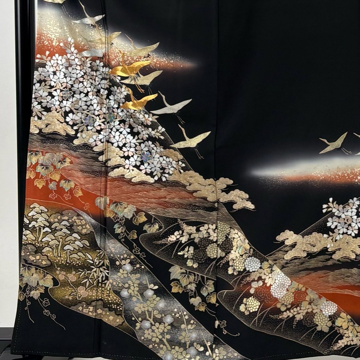 美品】 黒留袖 身丈161.5cm 裄丈65.5cm M 袷 落款 鶴 松竹梅 螺鈿 金銀