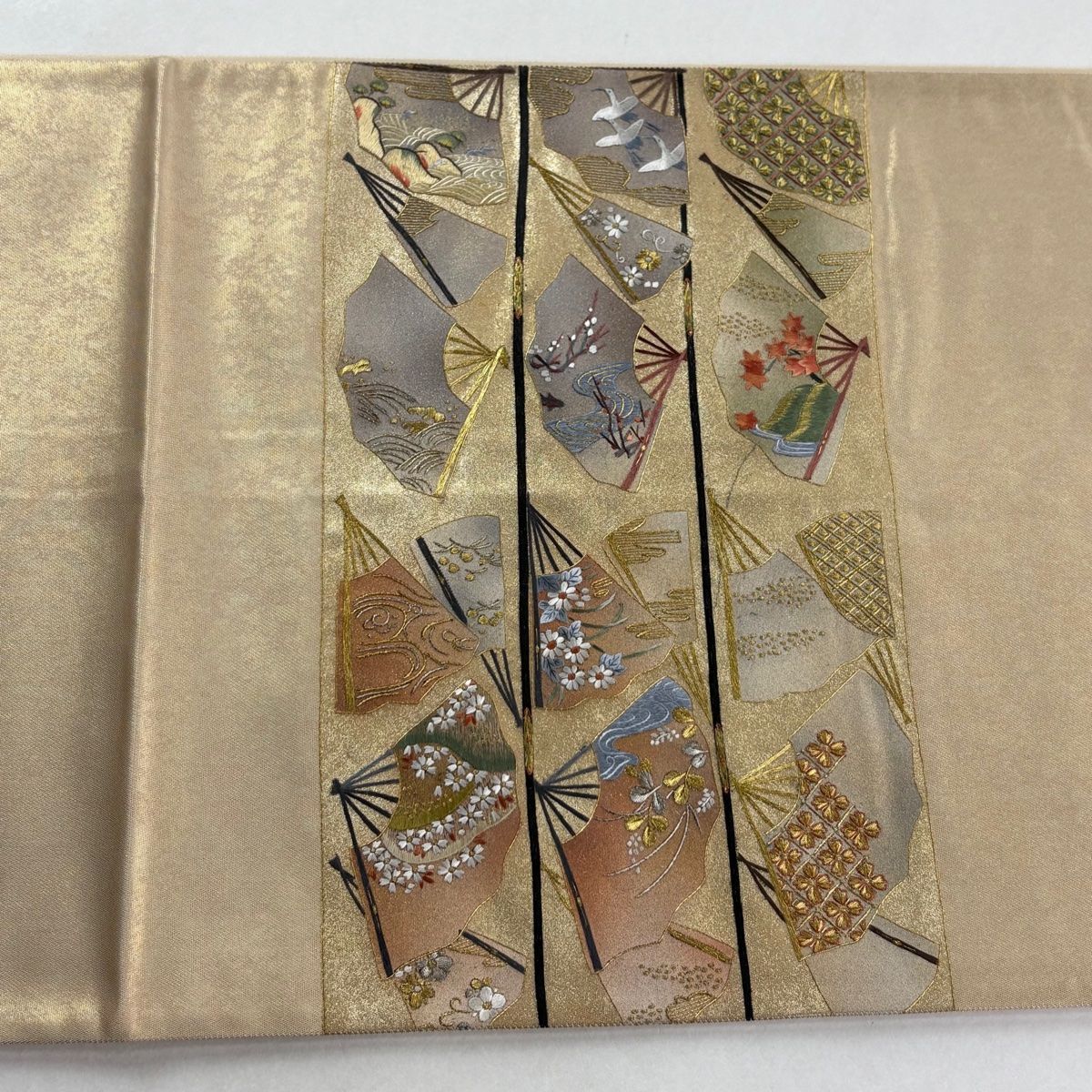  袋帯 秀品 落款 扇 草花 金銀糸 蘇州刺繍 金色 お太鼓柄 正絹 袋帯 帯