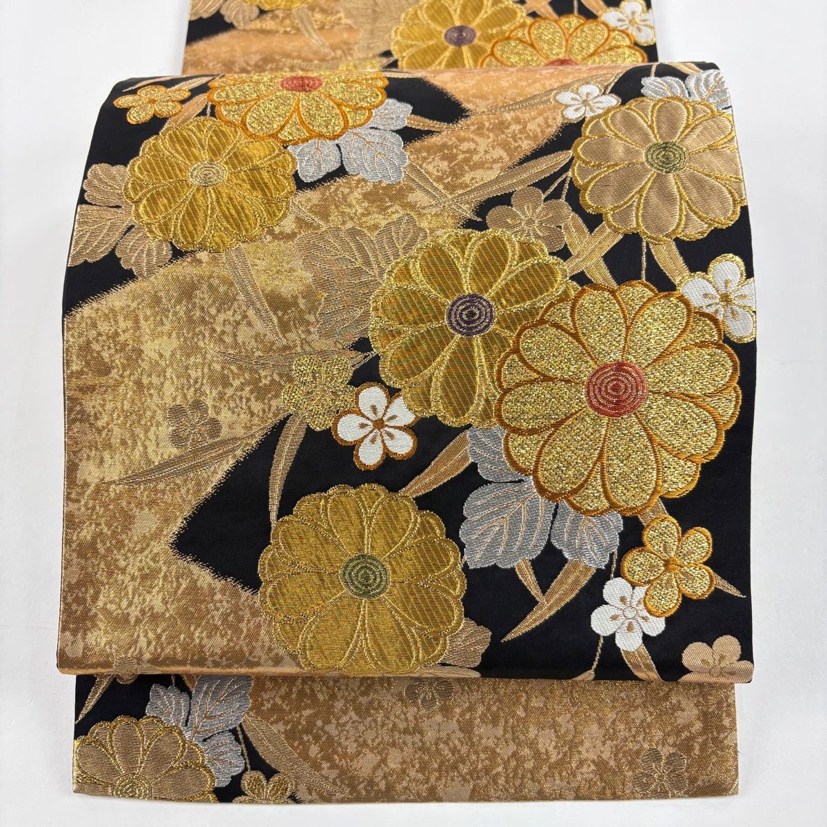 袋帯 秀品 振袖向き 菊 梅 金糸 箔 黒 六通 正絹