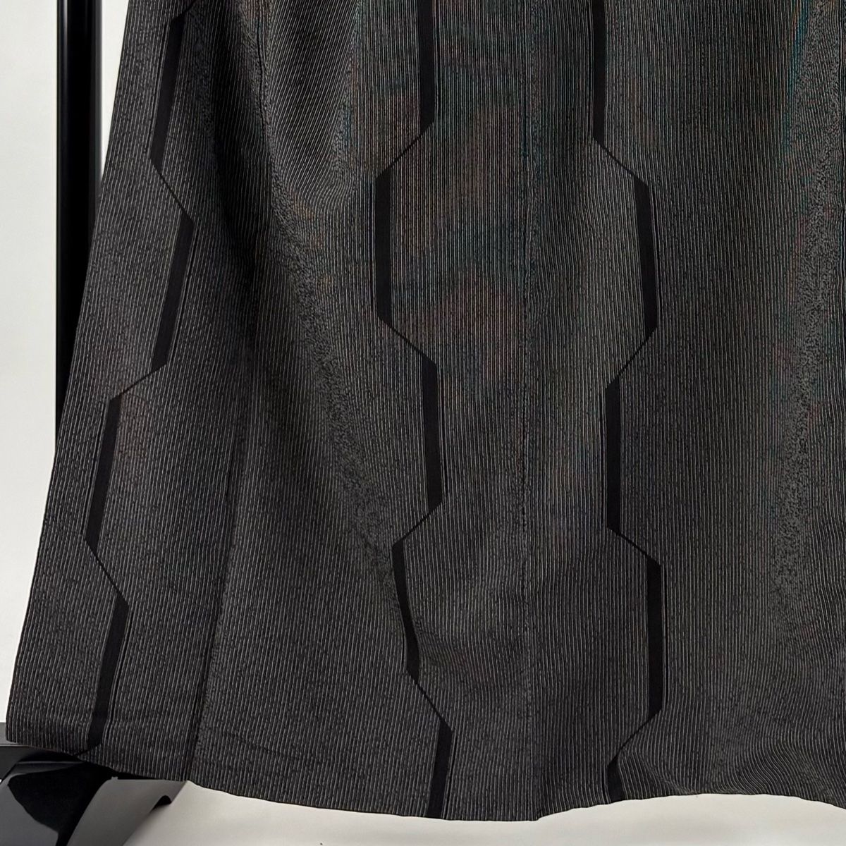 紬 身丈161.5 cm 裄丈67.5 M 袷 名古屋帯セット 縞 幾何学 黒 正絹 秀品