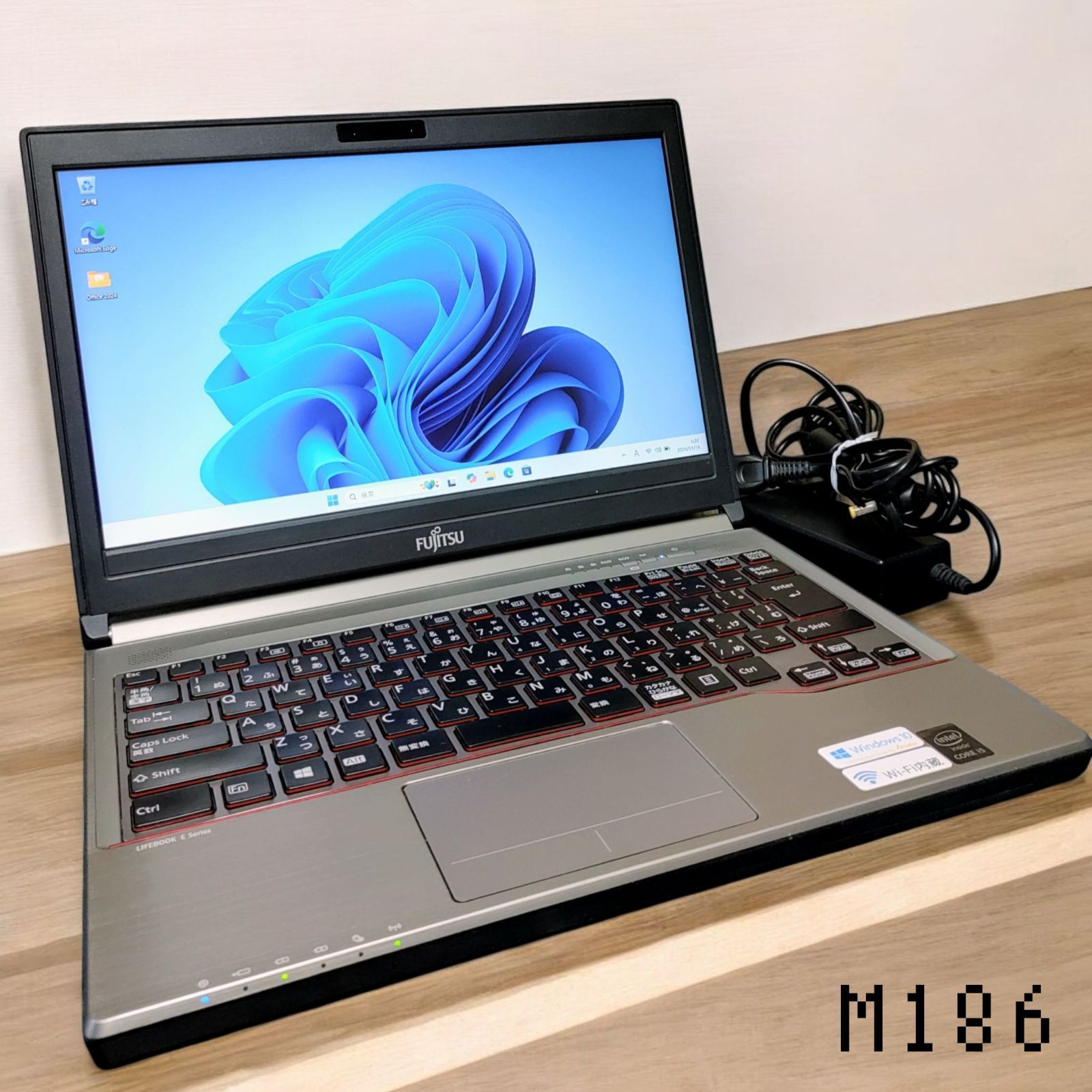 FUJITSU LIFEBOOK Corei5 メモリ8GB SSD240GB 小型 DVD搭載 管理番号 M186