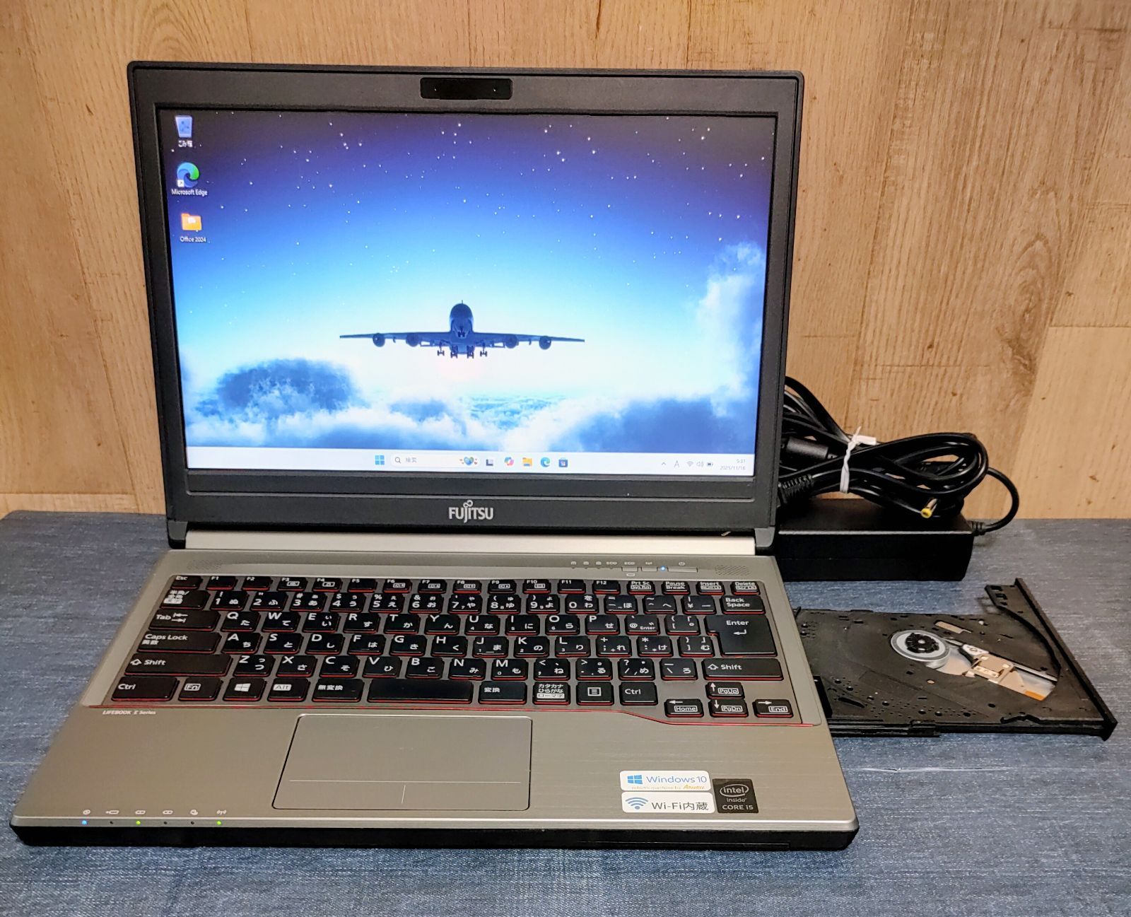 FUJITSU LIFEBOOK Corei5 メモリ8GB SSD250GB LIFEBOOK ノートパソコン/薄型&FHD&カメラ/富士通 U938/第8世代 Core