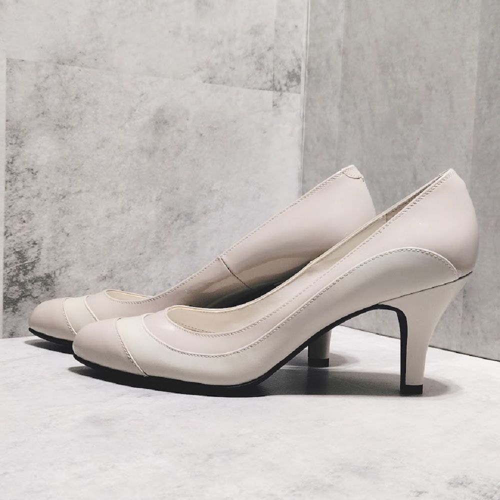 DIANA 23.5 ダイアナ パンプス グレー スクエア 新品未使用 ☆ DIANA ダイアナ ☆ パンプス 23.5 グレー ✖ライトグレー - メルカリ