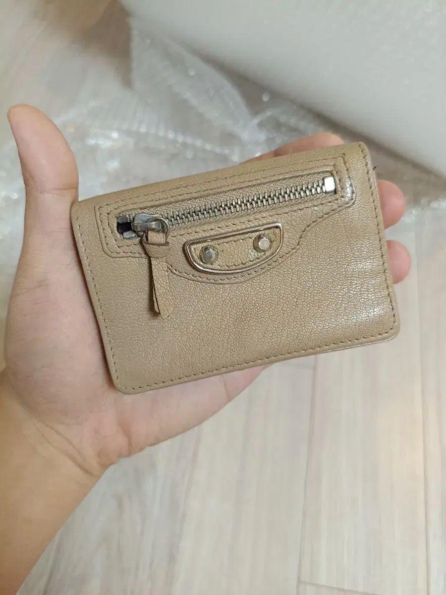 バレンシアガ シティバッグ クラシック 二つ折り財布 ベージュ