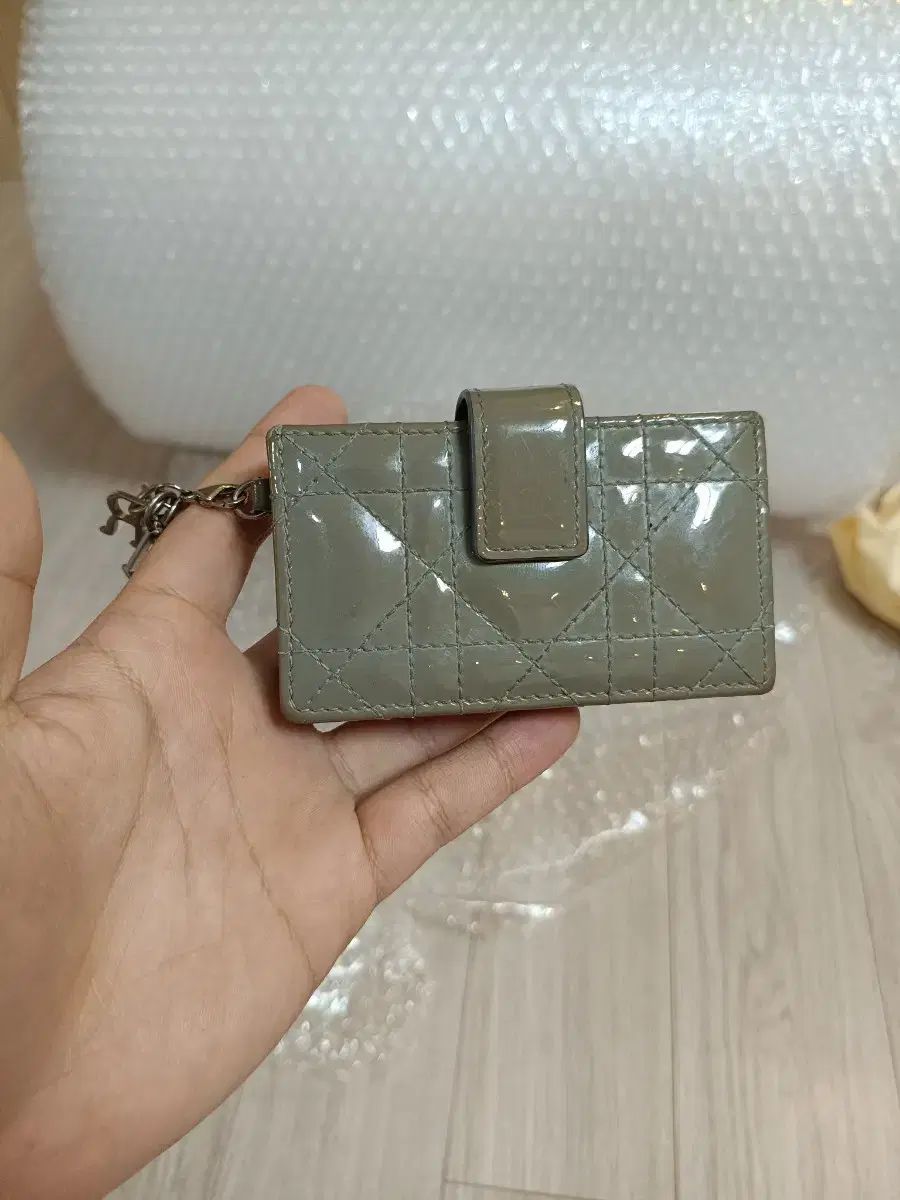 ディオールのレディ ディオール アコーディオン カードウォレット