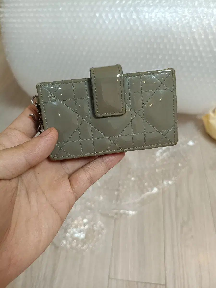 ディオールのレディ ディオール アコーディオン カードウォレット