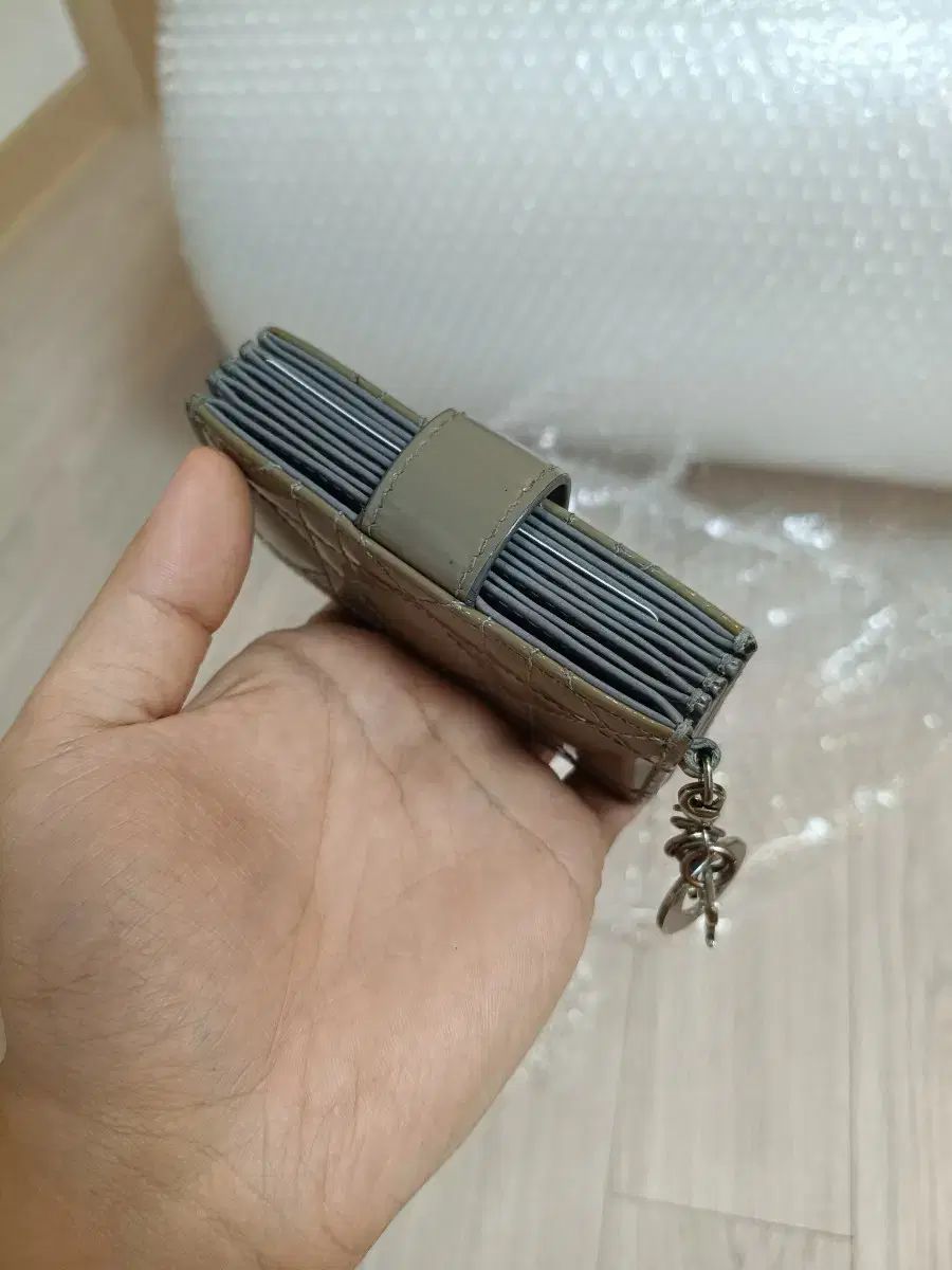 ディオールのレディ